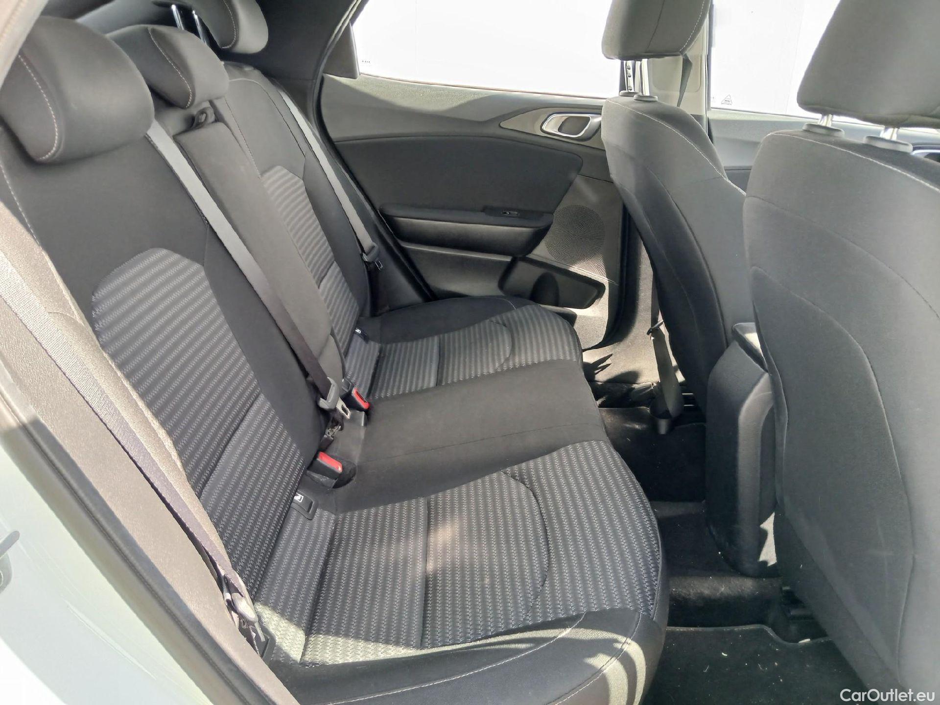 KIA  XCeed KIA  / 2019 / 5P / todoterreno 1.0 T-GDi Drive 88kW (120CV) #7