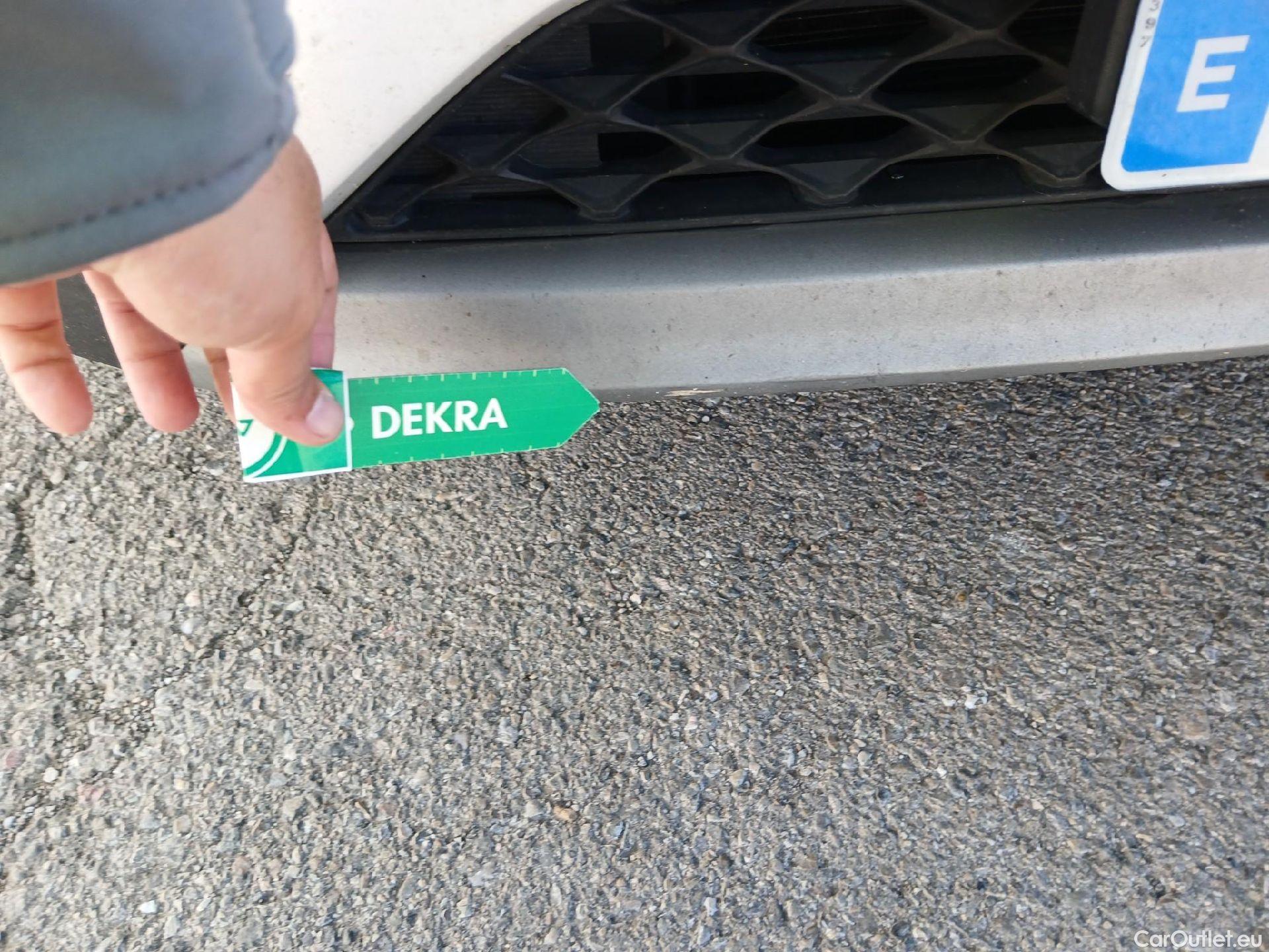  Hyundai  Tucson HYUNDAI  / 2018 / 5P / todoterreno 1.6 CRDI 85kW (116CV) 48V SLE 4X2(SP)(SL) #13