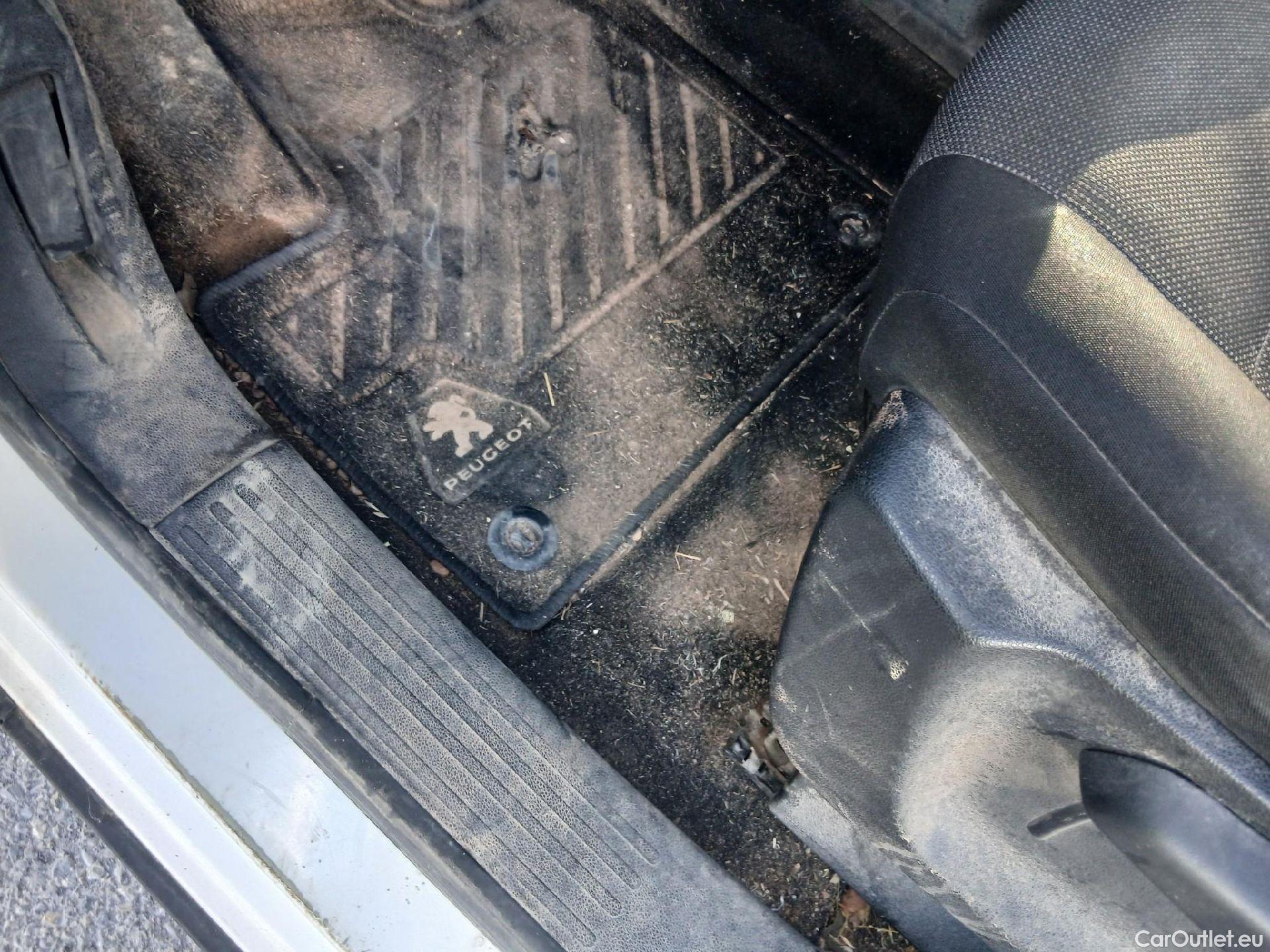  Peugeot  RIFTER PEUGEOT  / 2018 / 4P / combi Active Standard BlueHDi 73kW (IND) (CX2) #16