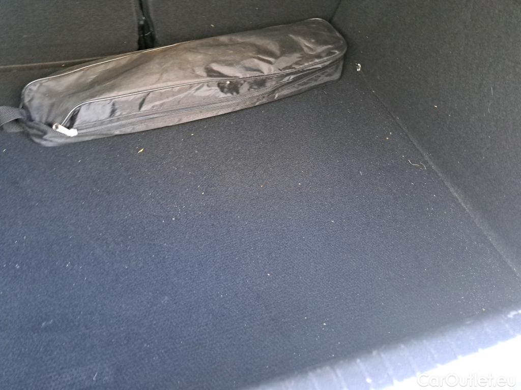  Peugeot  208 PEUGEOT  / 2019 / 5P / berlina con portón BlueHDi 73kW (100CV) Active #5