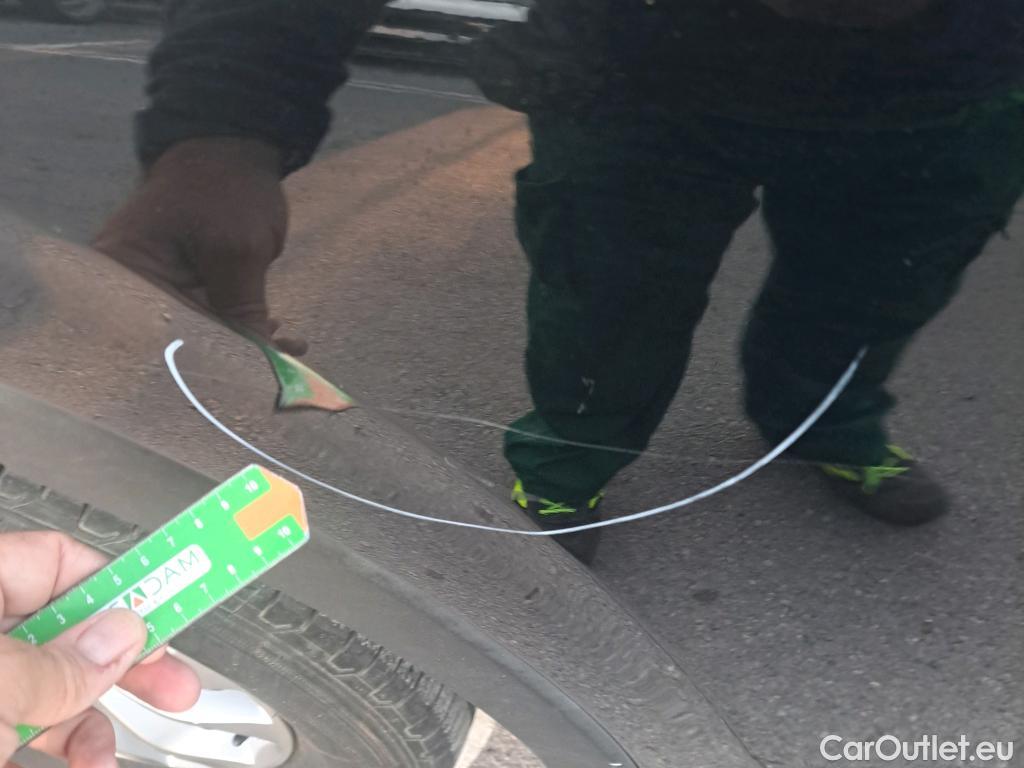  Hyundai  Santa Fe HYUNDAI  / 2018 / 5P / todoterreno 2.2 CRDi Klass 4x2 DK #6