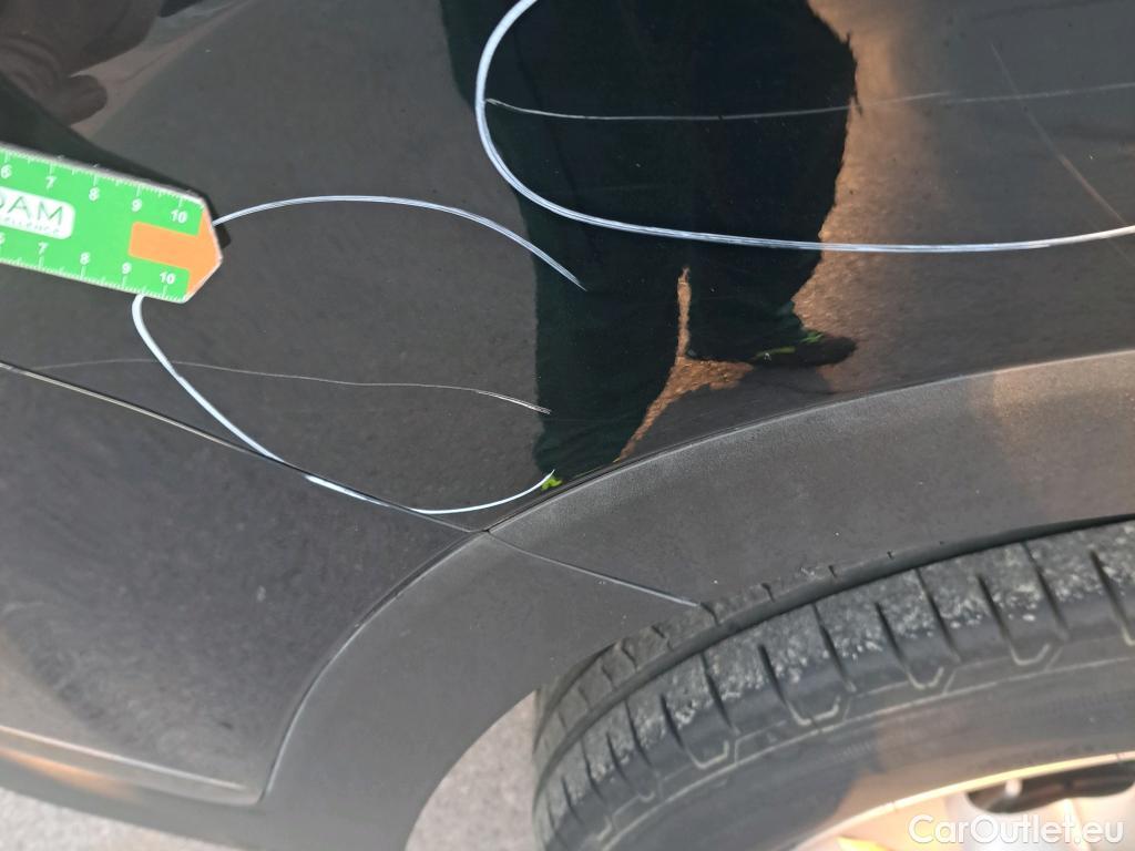  Hyundai  Santa Fe HYUNDAI  / 2018 / 5P / todoterreno 2.2 CRDi Klass 4x2 DK #17