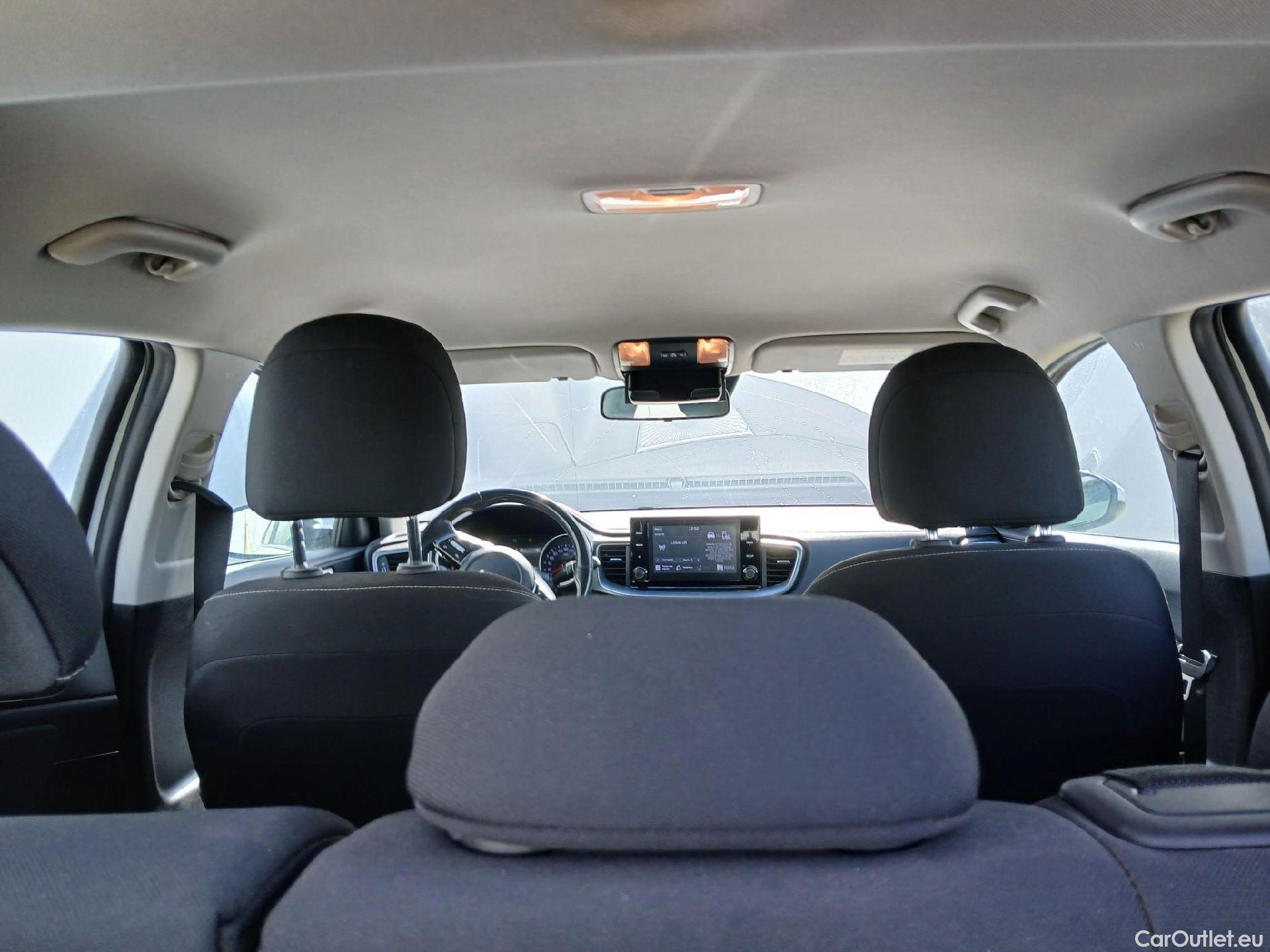 KIA  XCeed KIA  / 2019 / 5P / todoterreno 1.0 T-GDi Drive 88kW (120CV) #10