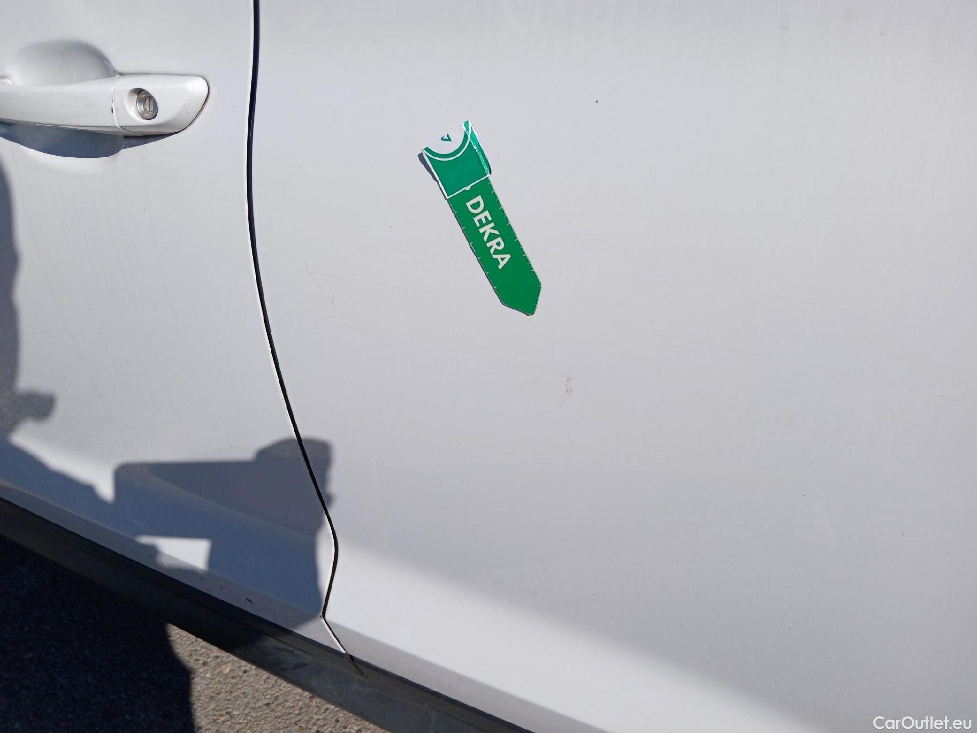  Hyundai  Tucson HYUNDAI  / 2018 / 5P / todoterreno 1.6 CRDI 85kW (116CV) 48V SLE 4X2(SP)(SL) #26