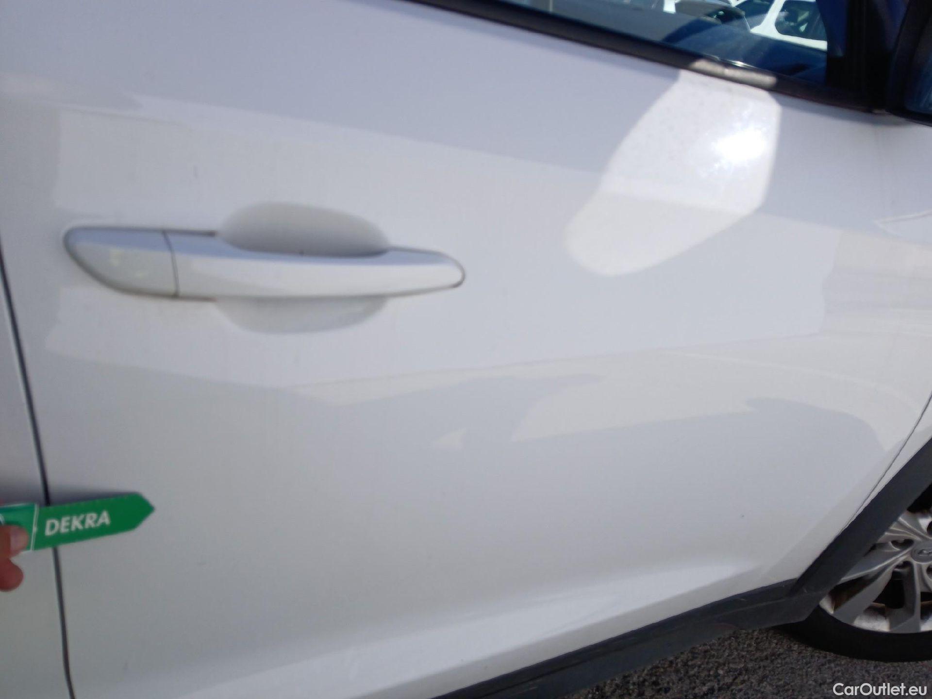  Hyundai  Tucson HYUNDAI  / 2018 / 5P / todoterreno 1.6 CRDI 85kW (116CV) 48V SLE 4X2(SP)(SL) #47