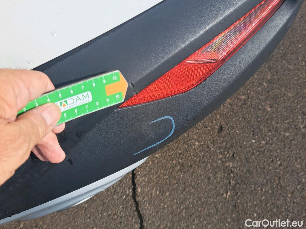 KIA  STONIC KIA  / 2017 / 5P / todoterreno 1.2 DPi 62kW (84CV) Concept #13