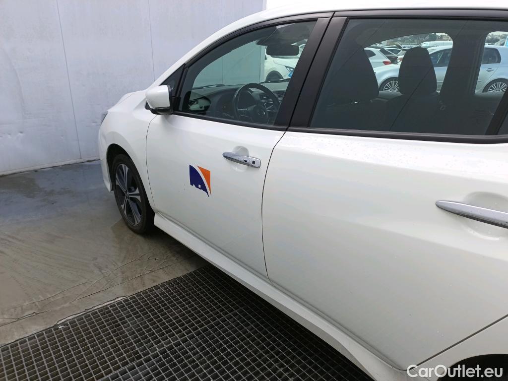  Nissan  Leaf NISSAN  / 2017 / 5P / berlina con portón 62kWh e+ Acenta #19