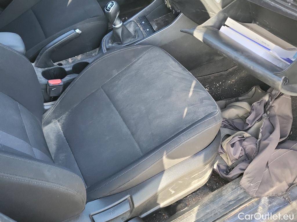  Hyundai  i20 HYUNDAI  / 2023 / 5P / berlina con portón 1.0 TGDI Klass #14