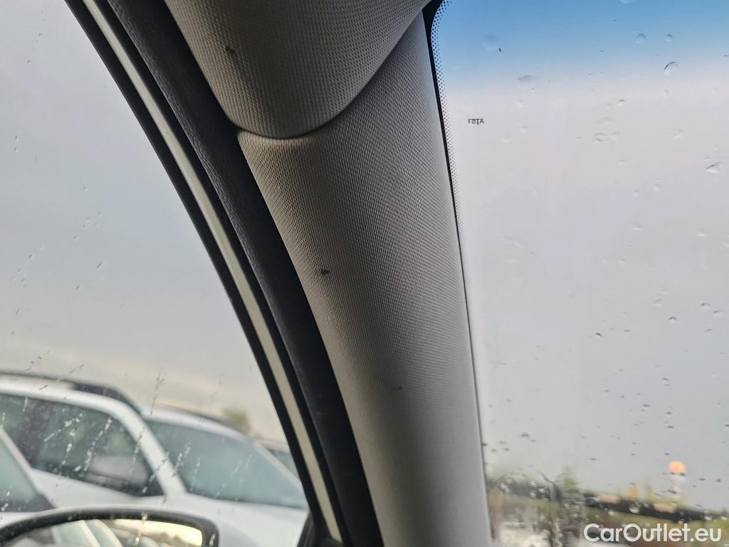  Hyundai  Tucson HYUNDAI  / 2018 / 5P / todoterreno 1.6 CRDI 85kW (116CV) 48V SLE 4X2(SP)(SL) #18