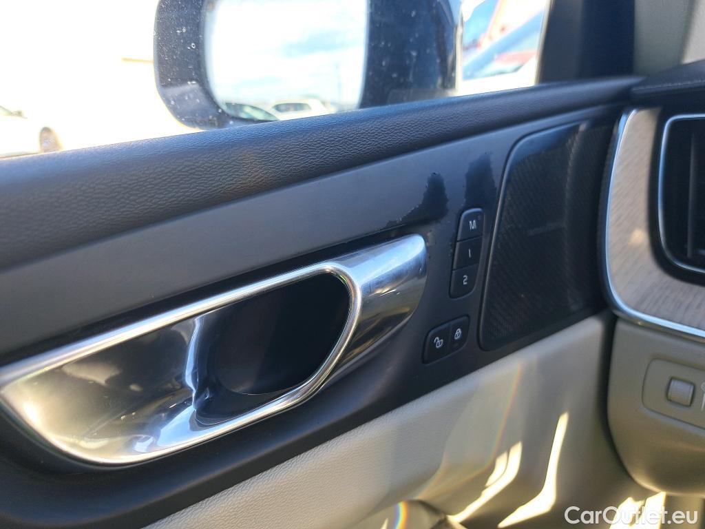  Volvo  XC60 VOLVO  / 2017 / 5P / todoterreno 2.0 B5 D AWD Inscription Auto #27