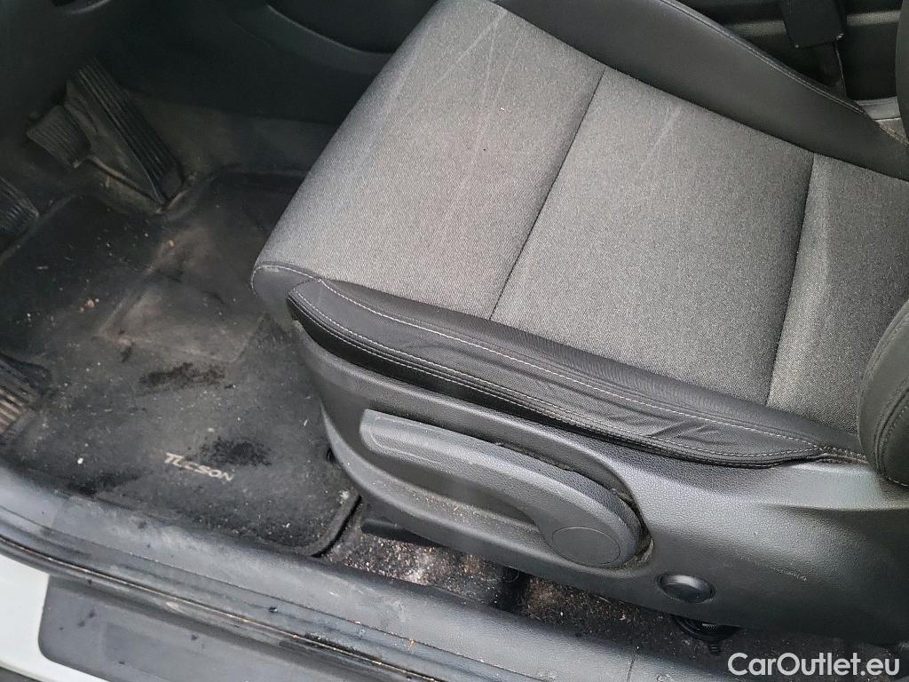  Hyundai  Tucson HYUNDAI  / 2018 / 5P / todoterreno 1.6 CRDI 85kW (116CV) 48V SLE 4X2(SP)(SL) #5