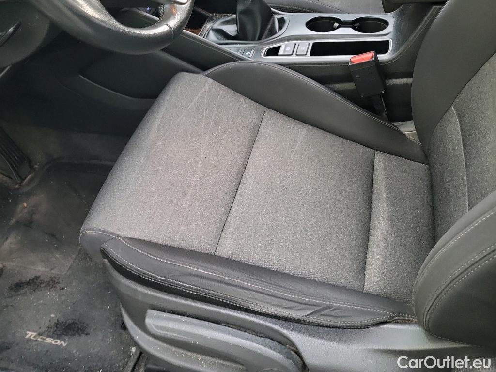  Hyundai  Tucson HYUNDAI  / 2018 / 5P / todoterreno 1.6 CRDI 85kW (116CV) 48V SLE 4X2(SP)(SL) #3