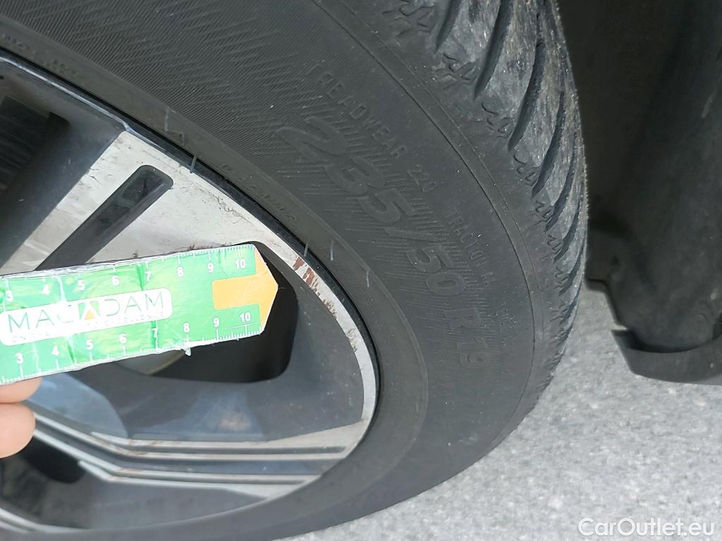 Volvo  XC 40 XC40 Inscription Expression Recharge Plug-In Hybrid 2WD 1.5 T5 260CV AT7 E6d #2