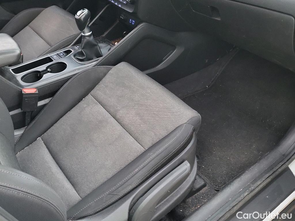  Hyundai  Tucson HYUNDAI  / 2018 / 5P / todoterreno 1.6 CRDI 85kW (116CV) 48V SLE 4X2(SP)(SL) #9