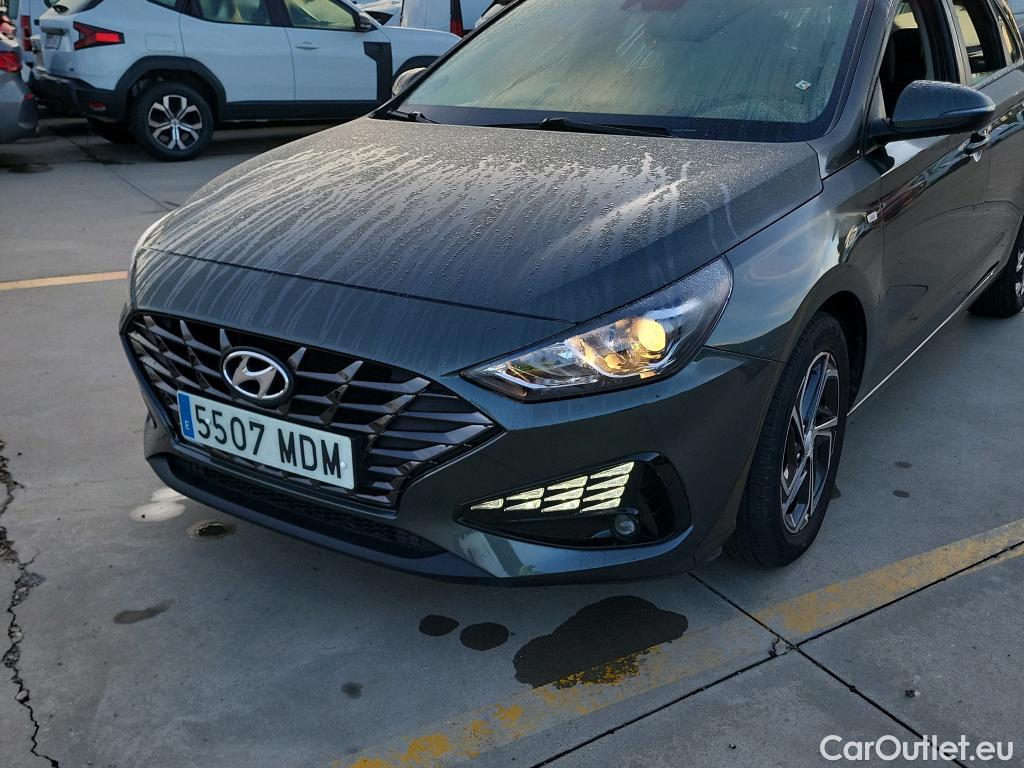 Hyundai  i30 HYUNDAI  / 2020 / 5P / berlina con portón 1.0 TGDI 48V Klass #15