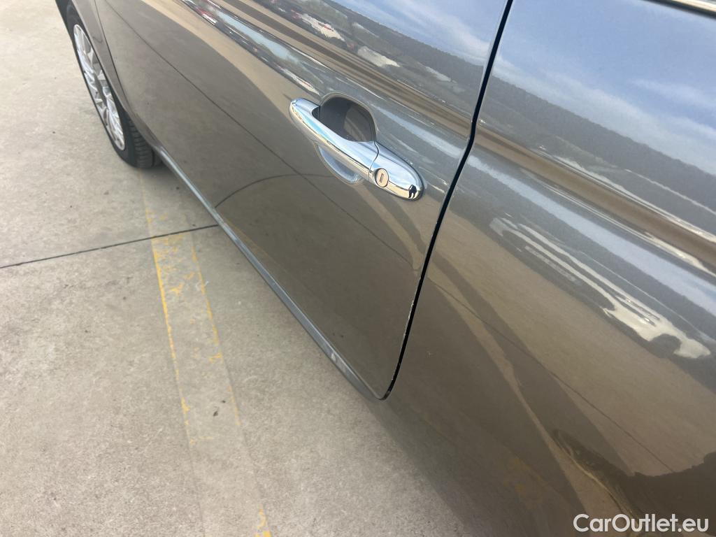  Fiat  500 FIAT  / 2015 / 3P / berlina con portón Lounge 1.2 8v 51KW (69 CV) (AC) #19