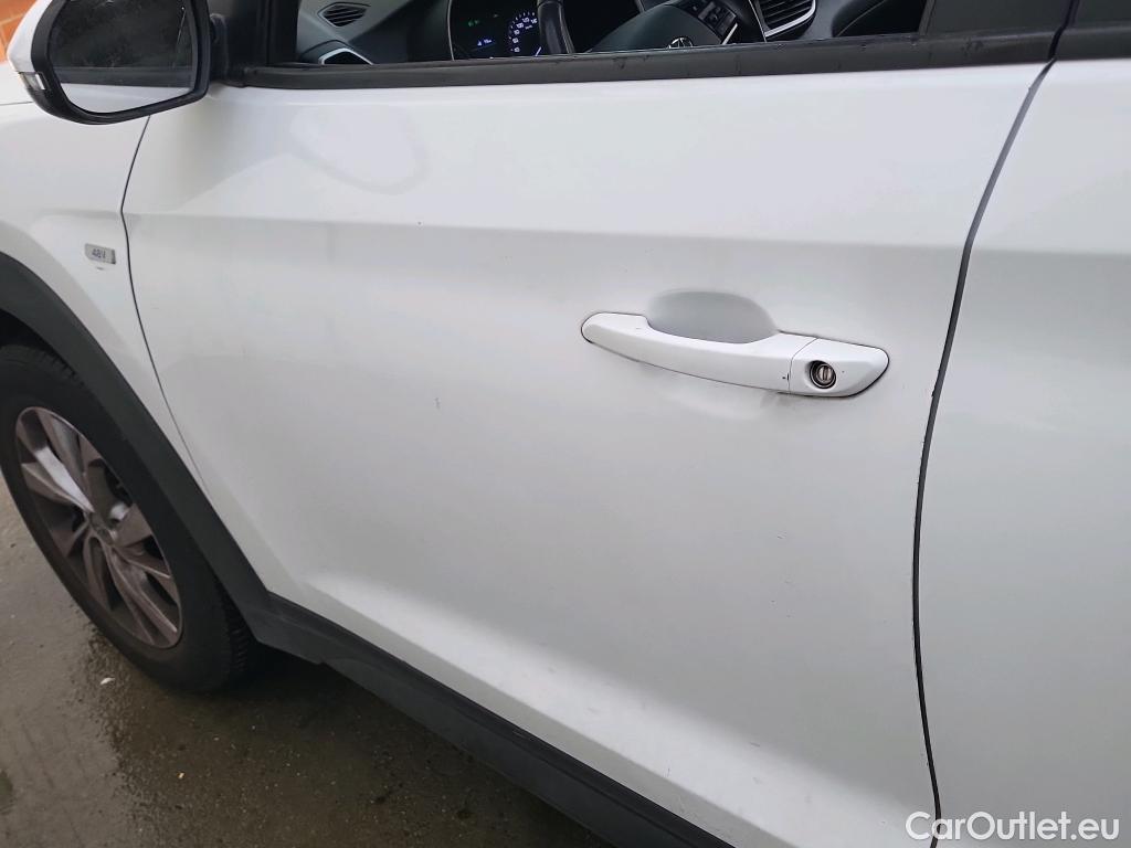  Hyundai  Tucson HYUNDAI  / 2018 / 5P / todoterreno 1.6 CRDI 85kW (116CV) 48V SLE 4X2(SP)(SL) #38