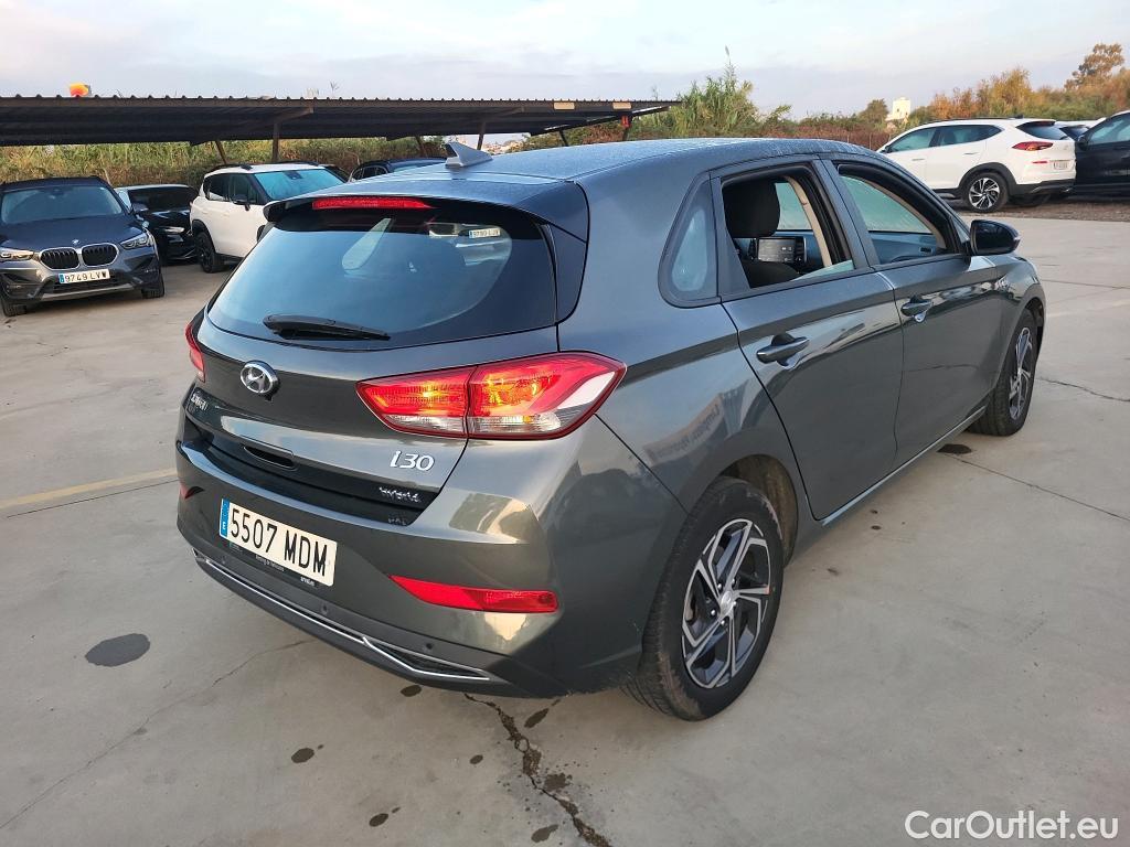 Hyundai  i30 HYUNDAI  / 2020 / 5P / berlina con portón 1.0 TGDI 48V Klass #2