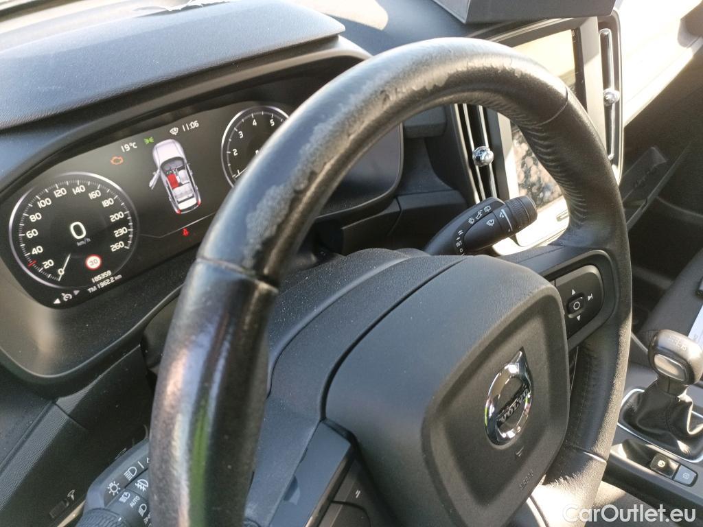  Volvo  XC 40 VOLVO XC40 / 2017 / 5P / todoterreno 1.5 T2 Momentum Core #18