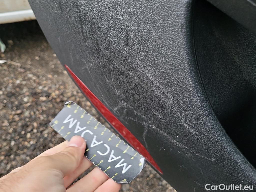  Hyundai  Tucson HYUNDAI  / 2018 / 5P / todoterreno 1.6 CRDI 85kW (116CV) 48V SLE 4X2(SP)(SL) #13