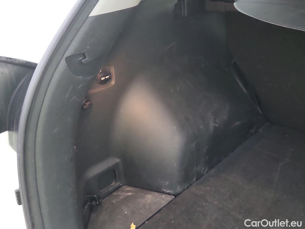  Hyundai  Tucson HYUNDAI  / 2018 / 5P / todoterreno 1.6 CRDI 85kW (116CV) 48V SLE 4X2(SP)(SL) #14