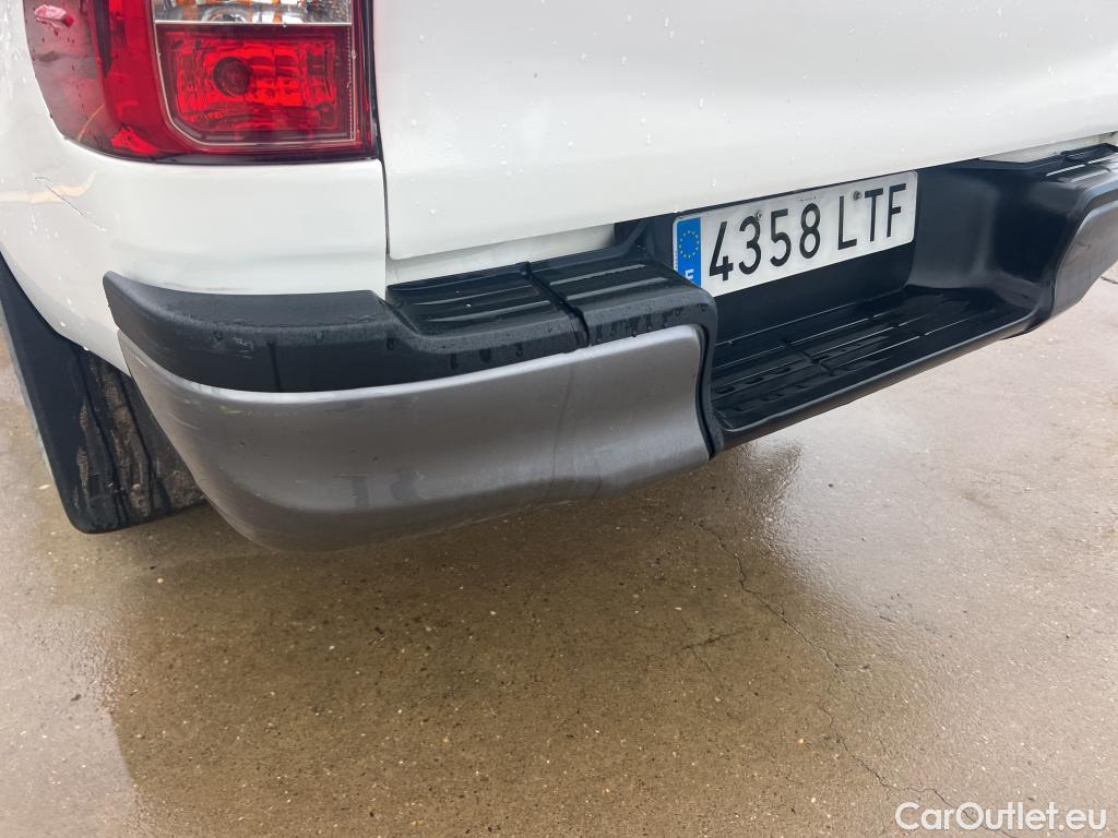  Toyota  Hilux TOYOTA  / 2020 / 4P / pickup 2.4 D-4D Cabina Doble GX #11