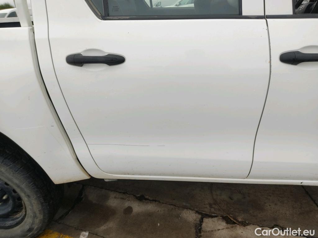  Toyota  Hilux TOYOTA  / 2020 / 4P / pickup 2.4 D-4D Cabina Doble GX #17