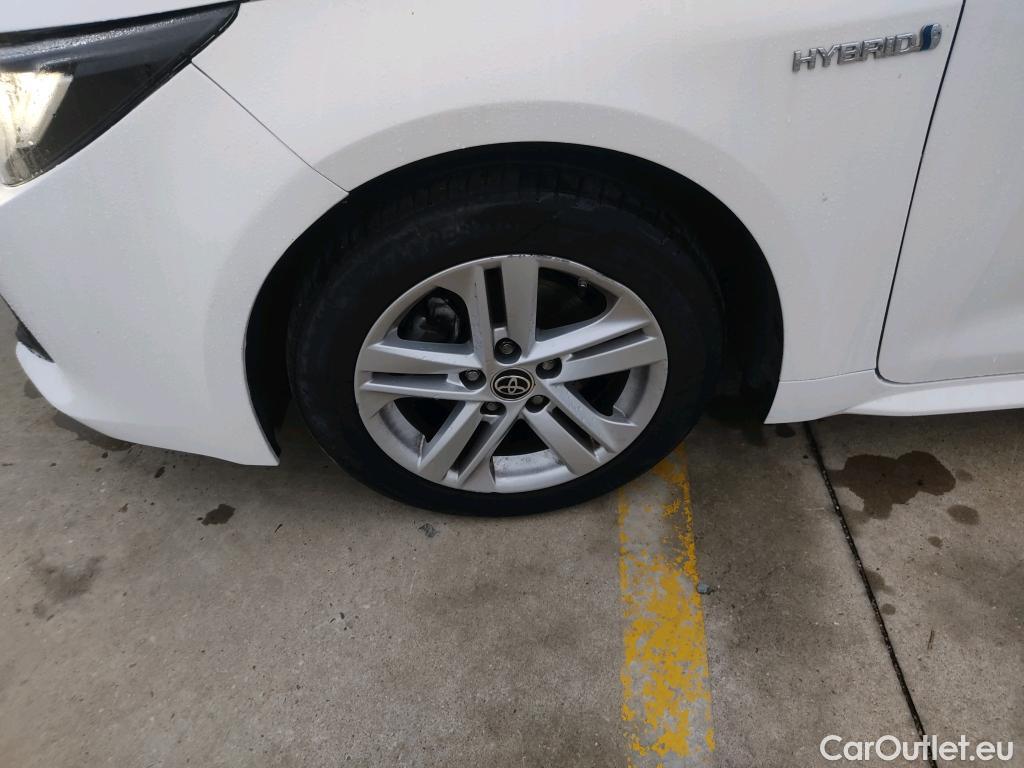 Toyota  Corolla TOYOTA  / 2019 / 5P / familiar 1.8 125H ACTIVE TECH E-CVT TOU SPORT #1
