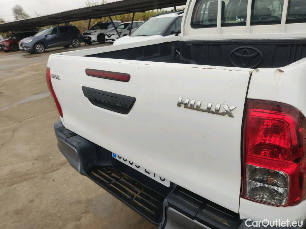  Toyota  Hilux TOYOTA  / 2020 / 4P / pickup 2.4 D-4D Cabina Doble GX #5