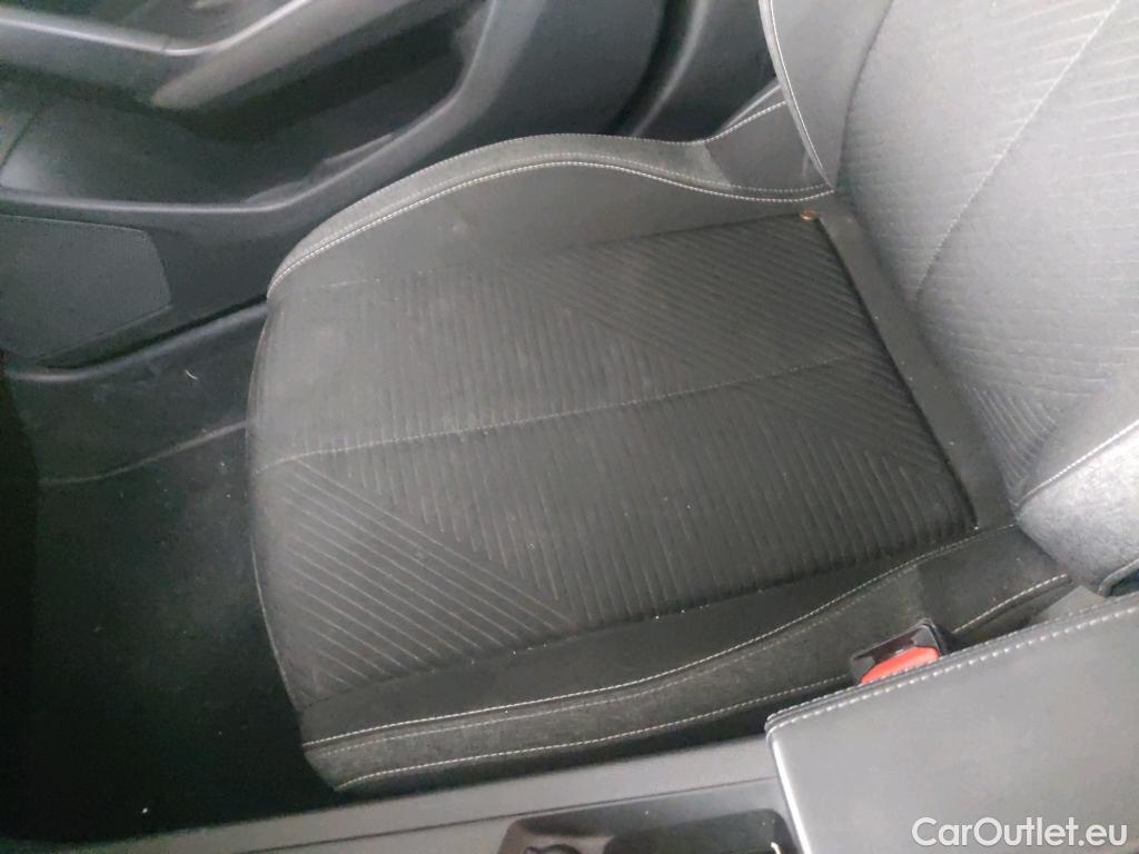 Peugeot  308 PEUGEOT  / 2021 / 5P / familiar SW Active Pack BlueHDi 130 S&S MAN #19