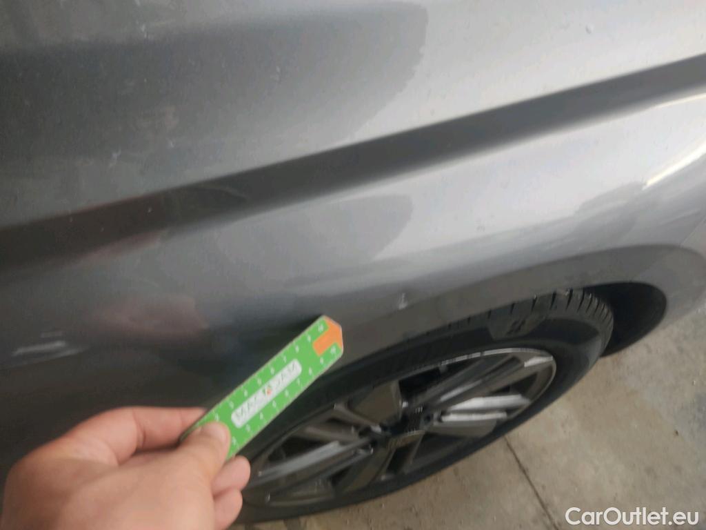 Peugeot  308 PEUGEOT  / 2021 / 5P / familiar SW Active Pack BlueHDi 130 S&S MAN #24