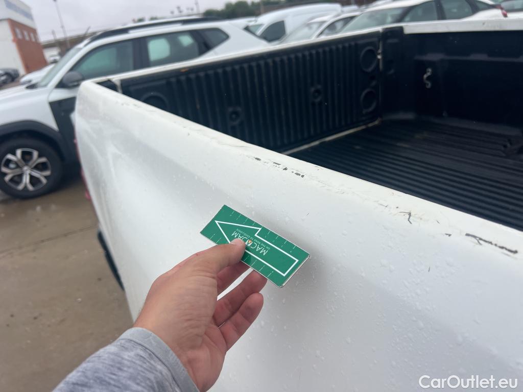  Toyota  Hilux TOYOTA  / 2020 / 4P / pickup 2.4 D-4D Cabina Doble GX #13