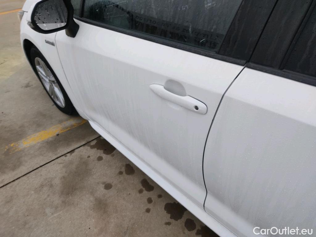 Toyota  Corolla TOYOTA  / 2019 / 5P / familiar 1.8 125H ACTIVE TECH E-CVT TOU SPORT #22