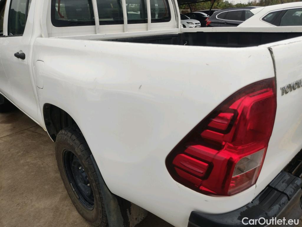  Toyota  Hilux TOYOTA  / 2020 / 4P / pickup 2.4 D-4D Cabina Doble GX #21