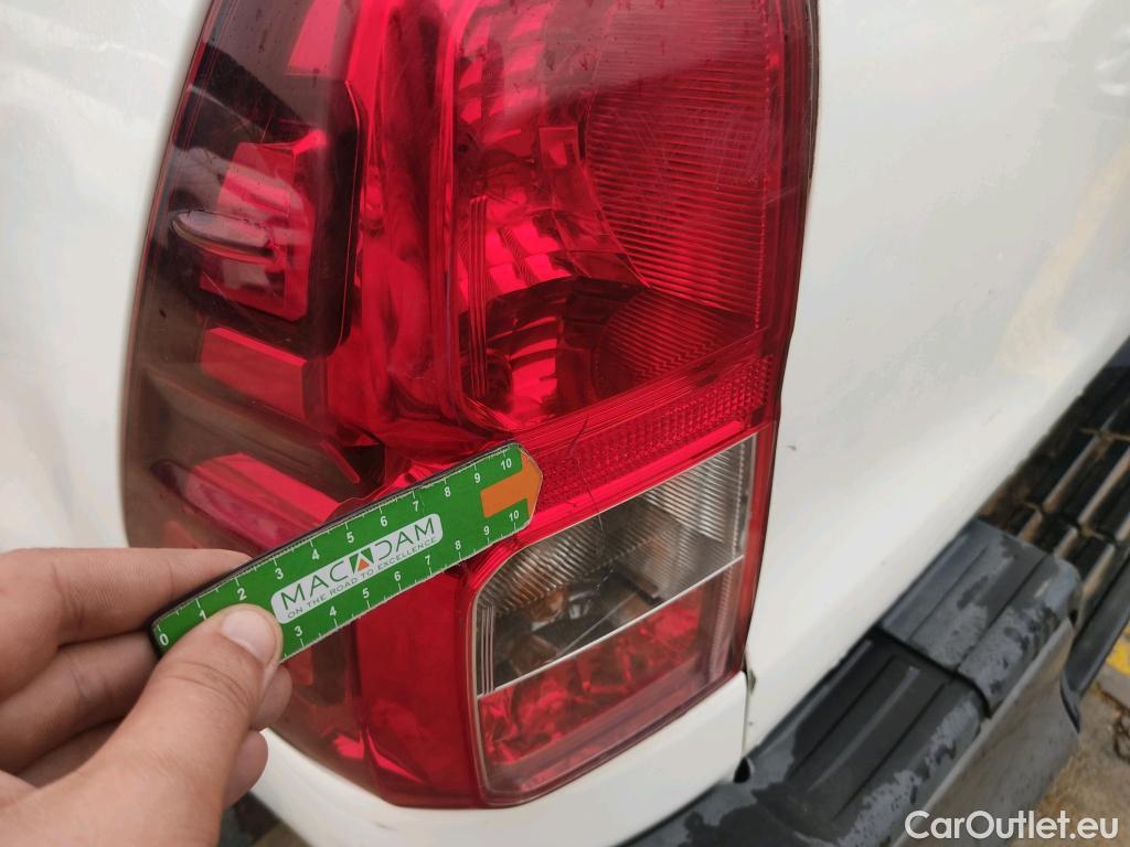  Toyota  Hilux TOYOTA  / 2020 / 4P / pickup 2.4 D-4D Cabina Doble GX #2