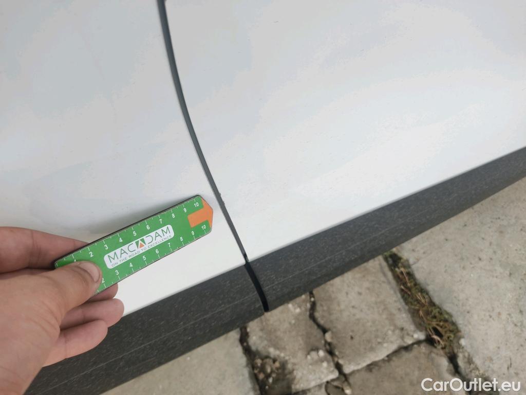  Renault  Captur RENAULT  / 2019 / 5P / todoterreno Intens TCe 90 (AC) #24