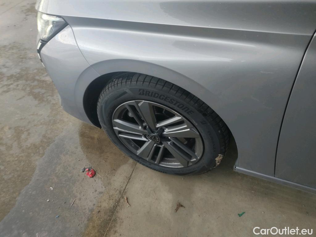 Peugeot  308 PEUGEOT  / 2021 / 5P / familiar SW Active Pack BlueHDi 130 S&S MAN #6