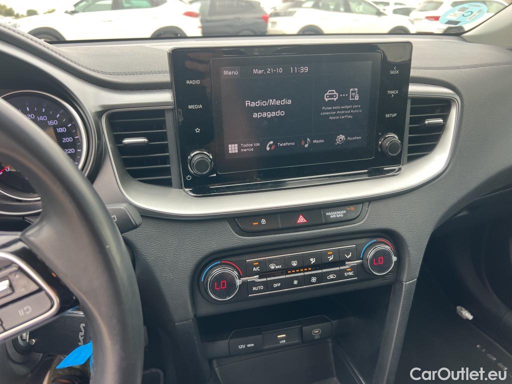 KIA  XCeed KIA  / 2022 / 5P / todoterreno 1.0 T-GDi Drive 88kW (120CV) #13