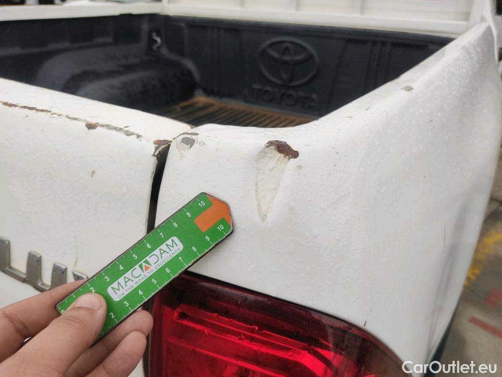  Toyota  Hilux TOYOTA  / 2020 / 4P / pickup 2.4 D-4D Cabina Doble GX #9