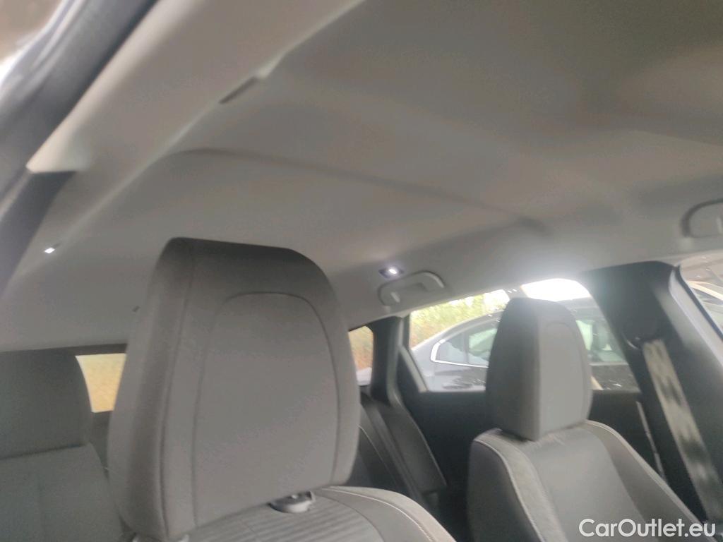 Peugeot  308 PEUGEOT  / 2021 / 5P / familiar SW Active Pack BlueHDi 130 S&S MAN #12