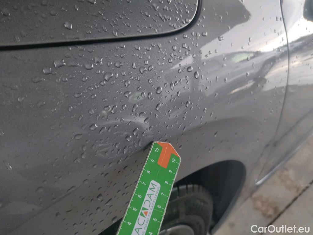 Peugeot  308 PEUGEOT  / 2021 / 5P / familiar SW Active Pack BlueHDi 130 S&S MAN #26