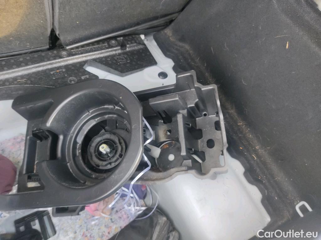 Opel  Corsa OPEL  1.2T XHL 74kW (100CV) Elegance #10