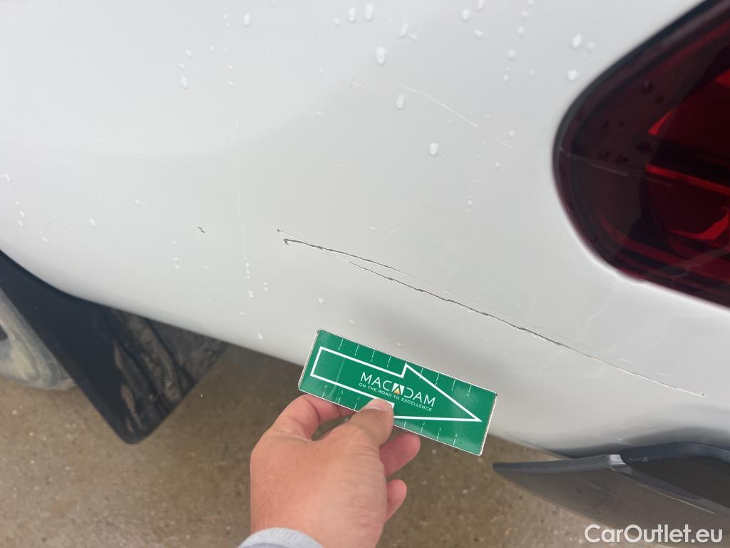  Toyota  Hilux TOYOTA  / 2020 / 4P / pickup 2.4 D-4D Cabina Doble GX #5