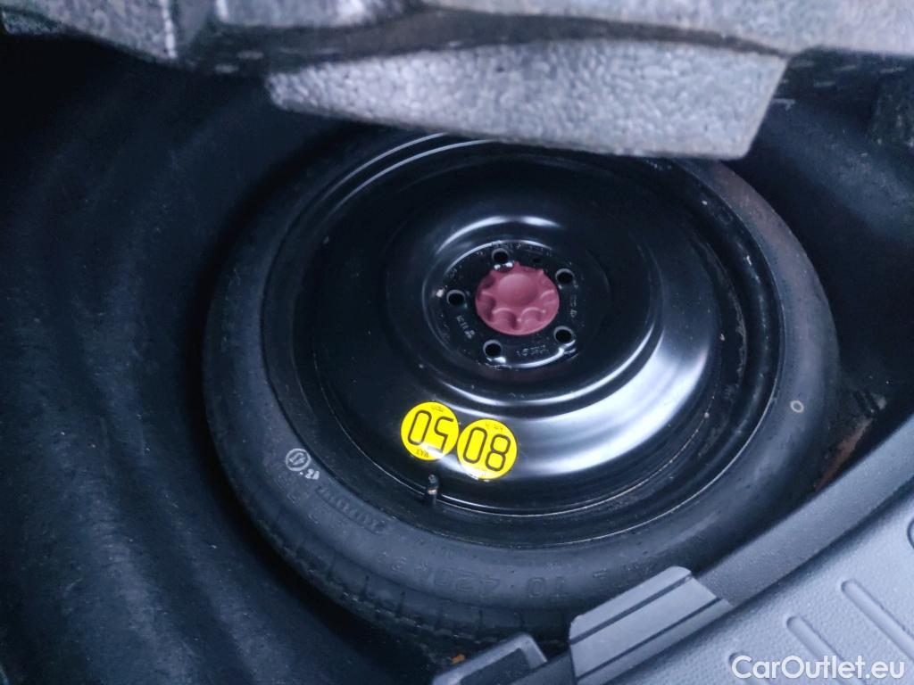 Toyota  Corolla TOYOTA  / 2019 / 5P / familiar 1.8 125H ACTIVE TECH E-CVT TOU SPORT #10