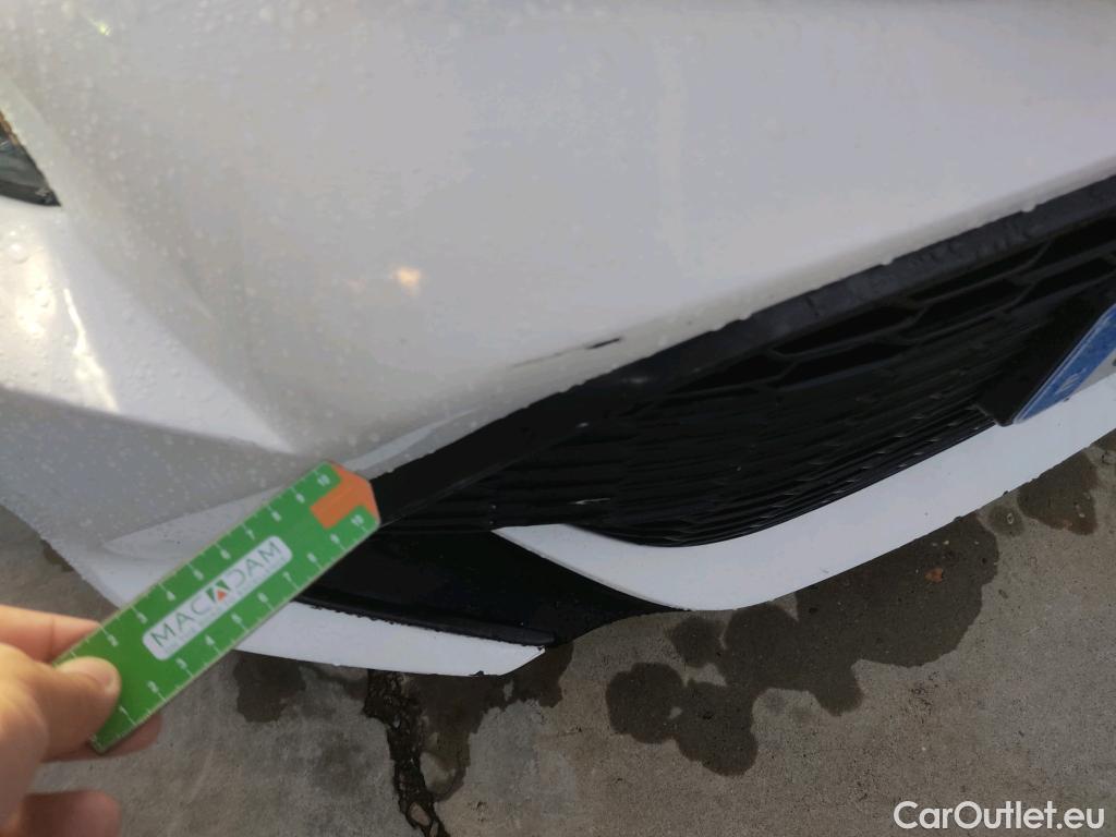 Toyota  Corolla TOYOTA  / 2019 / 5P / familiar 1.8 125H ACTIVE TECH E-CVT TOU SPORT #14