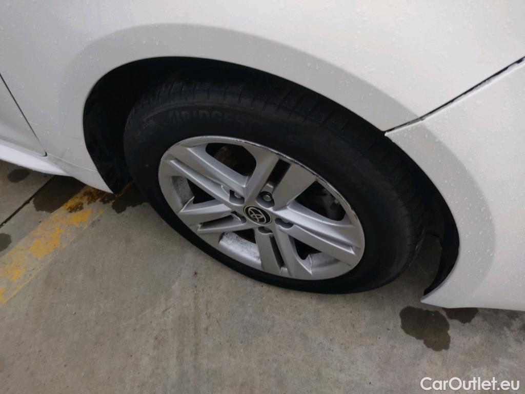 Toyota  Corolla TOYOTA  / 2019 / 5P / familiar 1.8 125H ACTIVE TECH E-CVT TOU SPORT #7