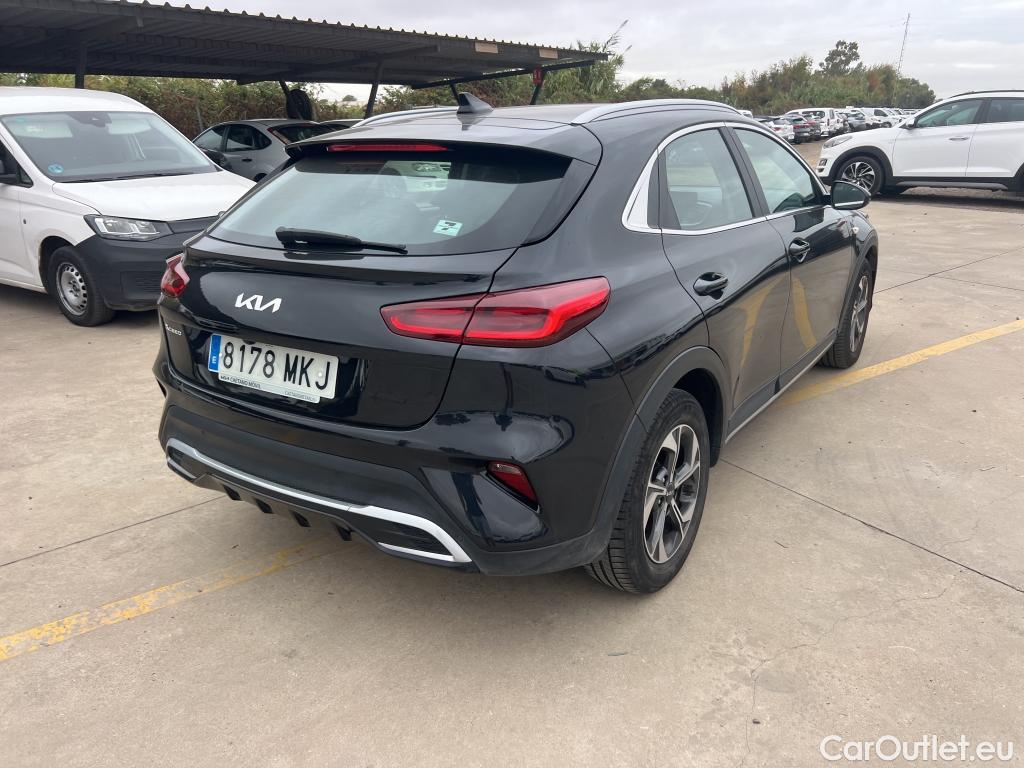 KIA  XCeed KIA  / 2022 / 5P / todoterreno 1.0 T-GDi Drive 88kW (120CV) #2