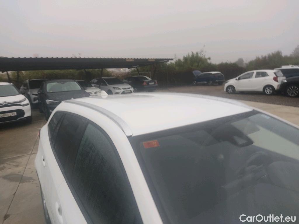 Toyota  Corolla TOYOTA  / 2019 / 5P / familiar 1.8 125H ACTIVE TECH E-CVT TOU SPORT #14