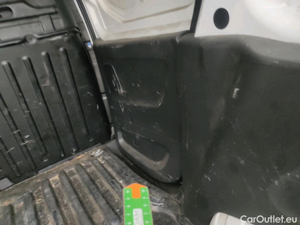  Peugeot  Partner PEUGEOT  / 2018 / 4P / furgón derivado de turismo Premium Standard 600kg BlueHDi 73kW (AC) #39