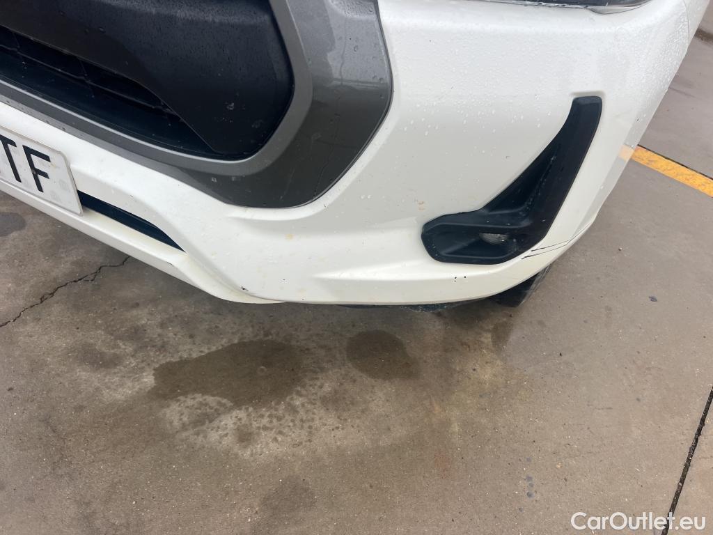  Toyota  Hilux TOYOTA  / 2020 / 4P / pickup 2.4 D-4D Cabina Doble GX #18